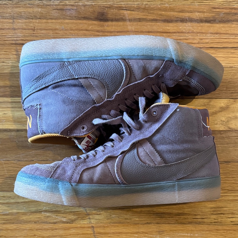 Nike SB Blazer Mid Premium Plus Plum Eclipse. RARE!! VNDS